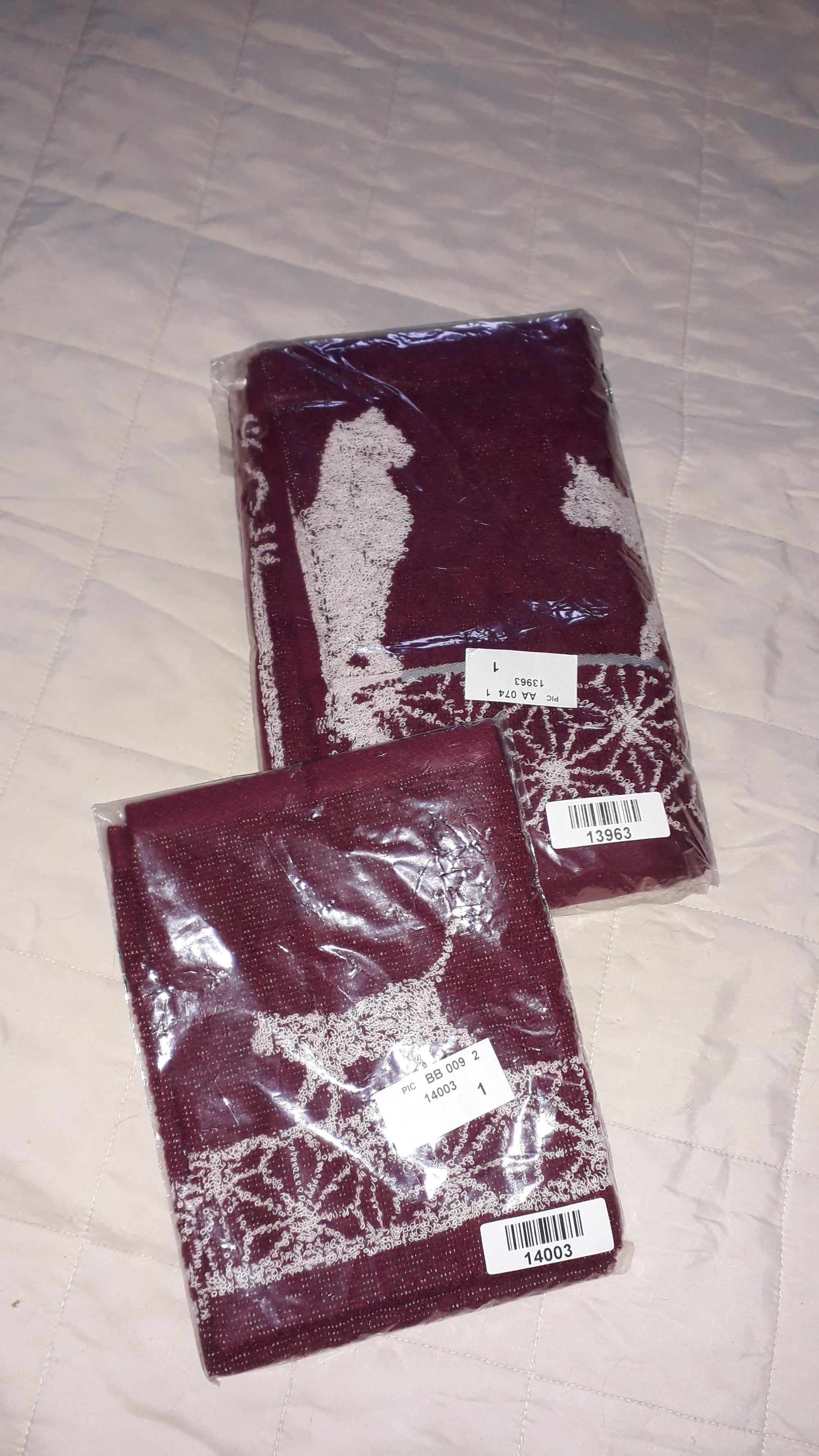 SERVIETTE DE BAIN MOTIF CHAT + 2 GANTS