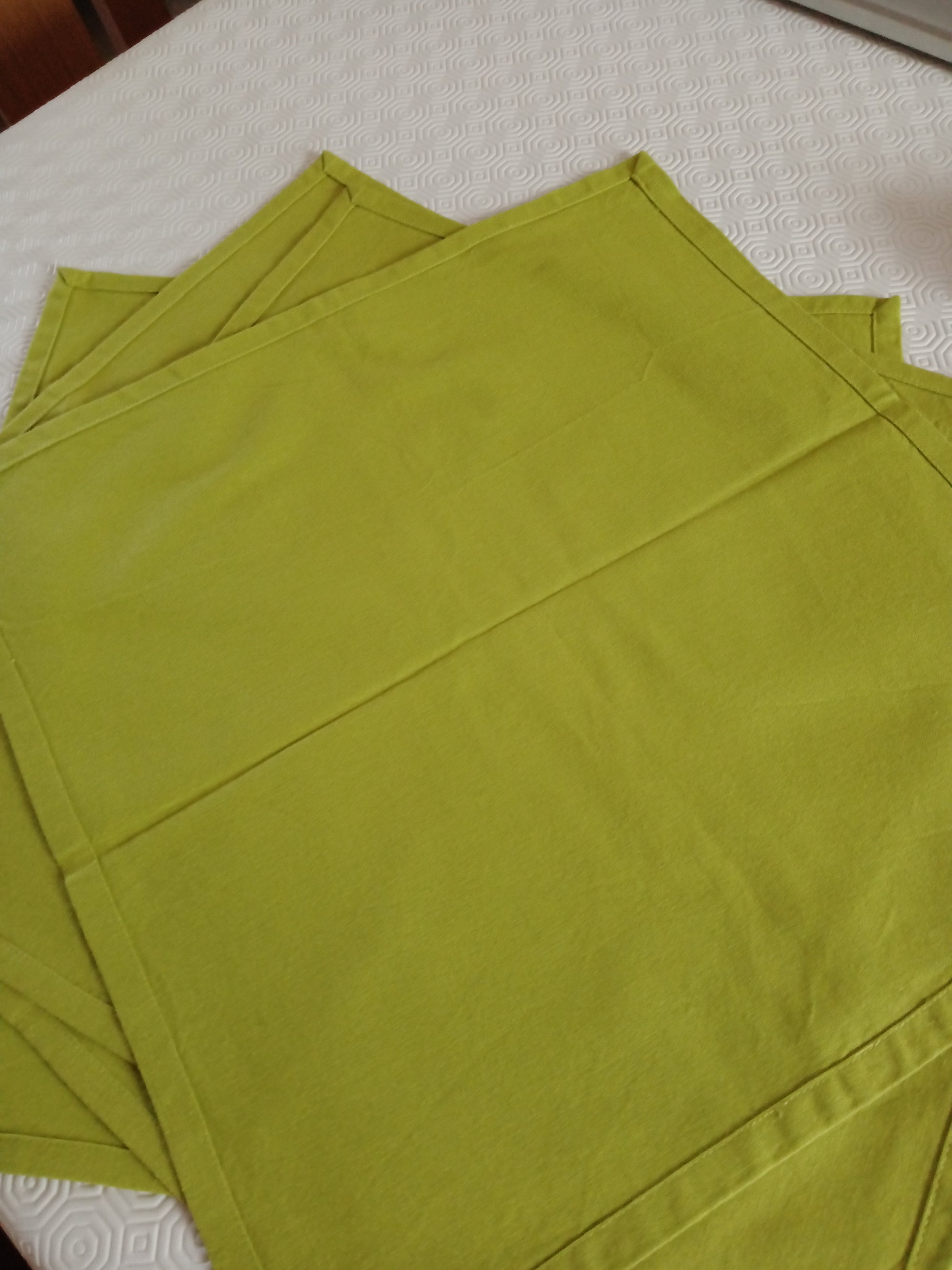 4 serviettes de table