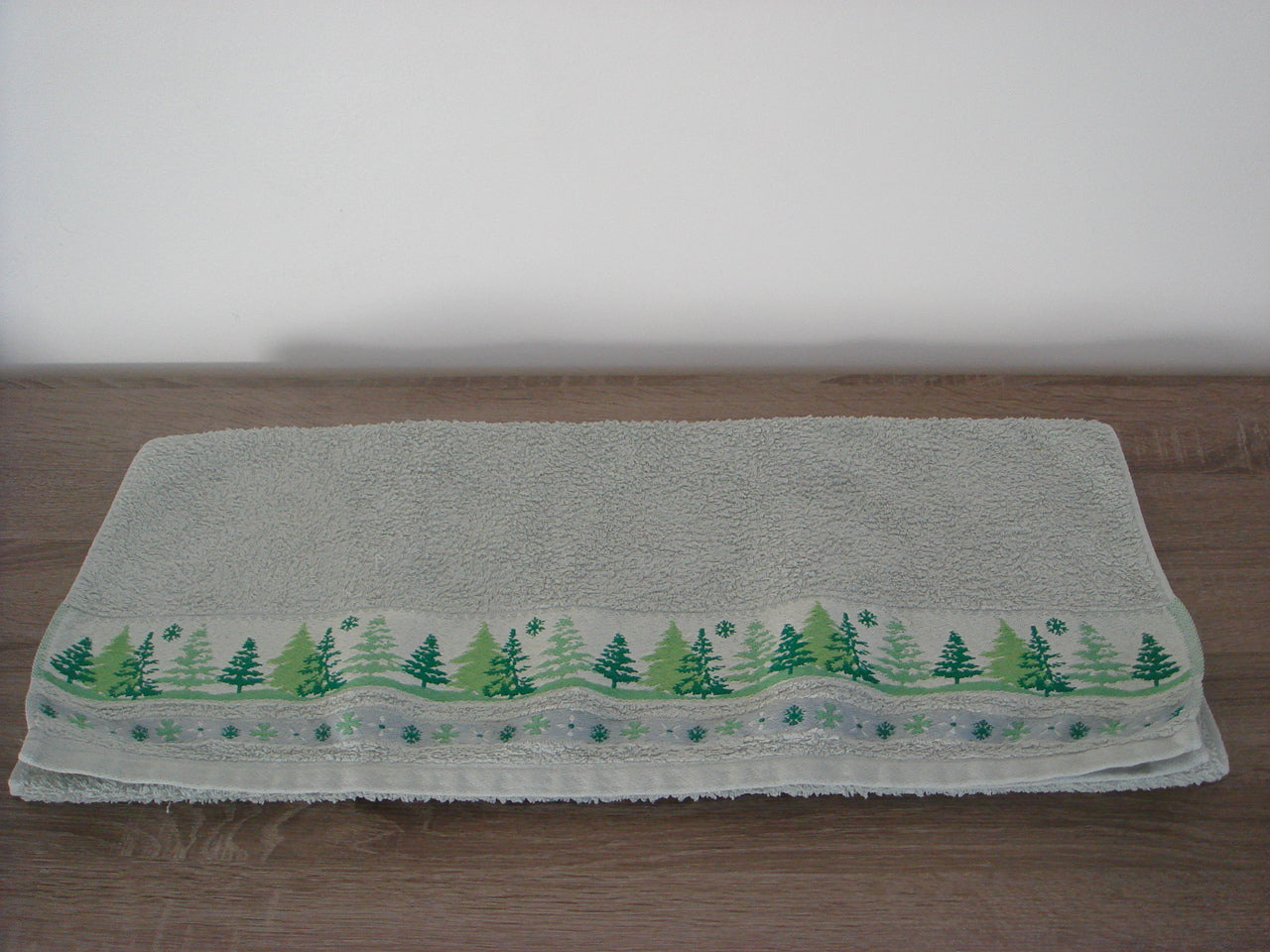 Serviette de bain motif sapins