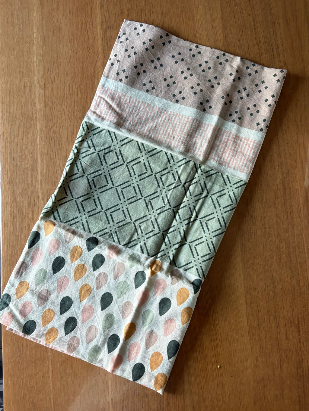 Parure motif graphique