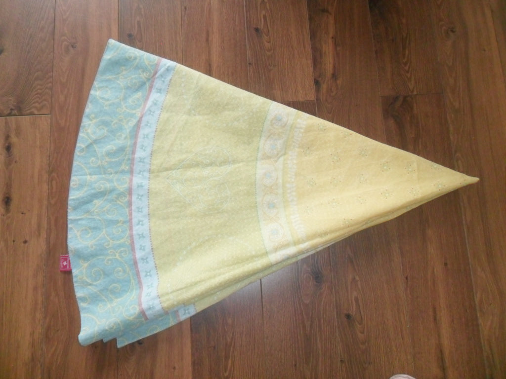 nappe ronde 180 cm, coloris estival, bon état