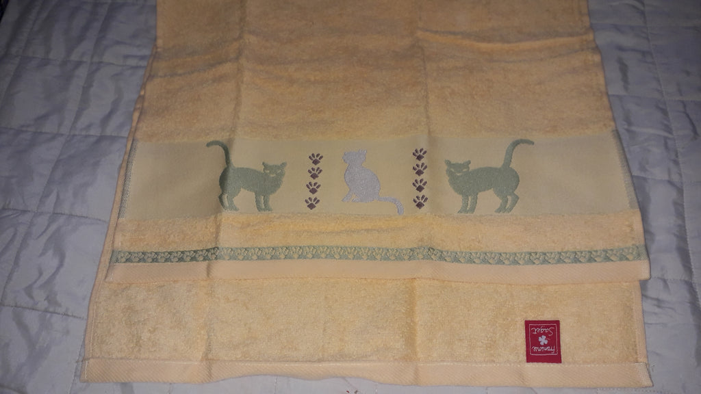 Serviette de toilette motif chat