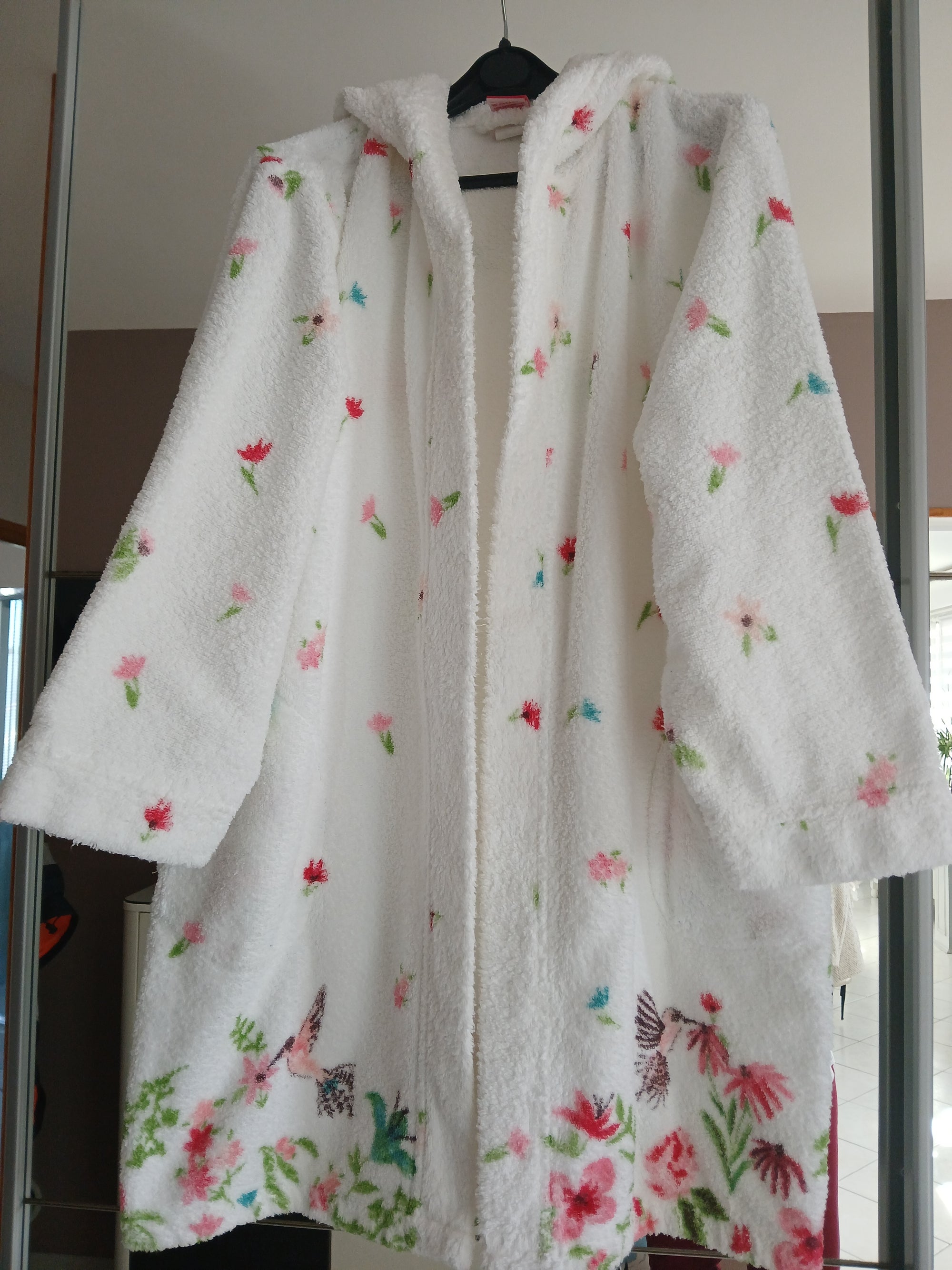 Peignoir imprimé avec capuche