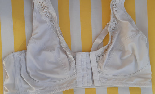 soutien-gorge attache avant , décolleté
