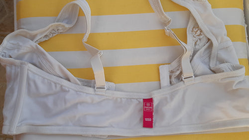 soutien-gorge attache avant , décolleté
