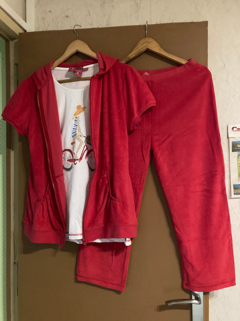 Ensemble veste pantacourt éponge rouge + Tshirt