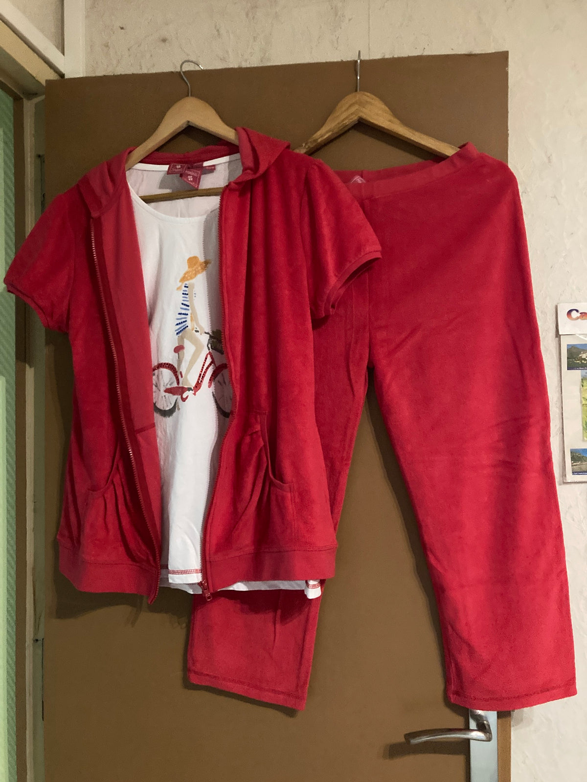 Ensemble veste pantacourt éponge rouge + Tshirt