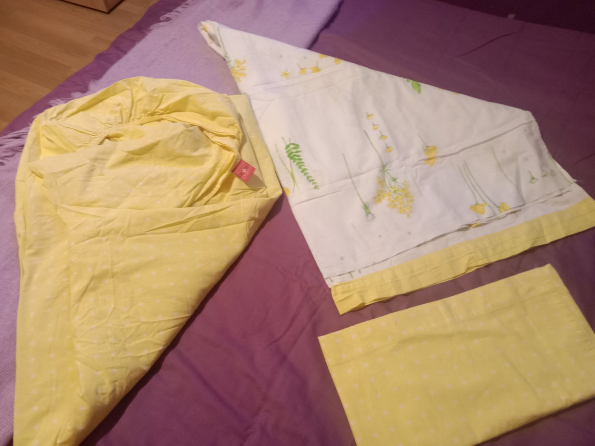 Drap plat 220x240 2 personnes drap housse 140x190 housse de traversin 44x180 marque francoise saget modèle mimosa jaune et blanc