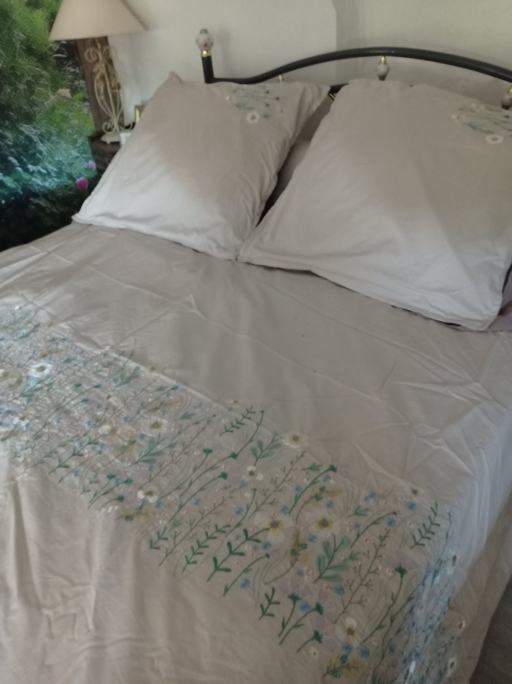 Housse de couette brodée