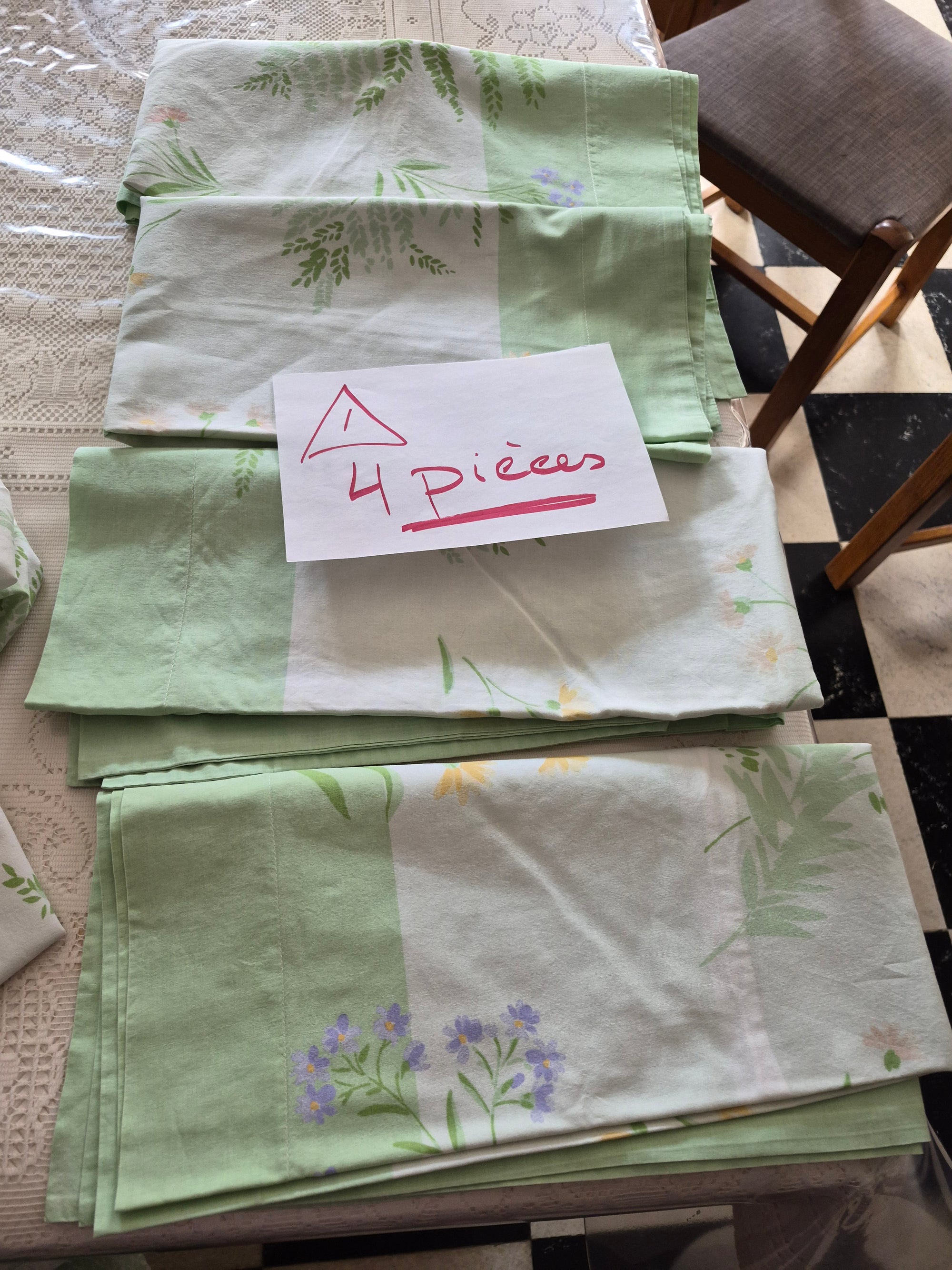 Le lot de 4 taies d'oreiller