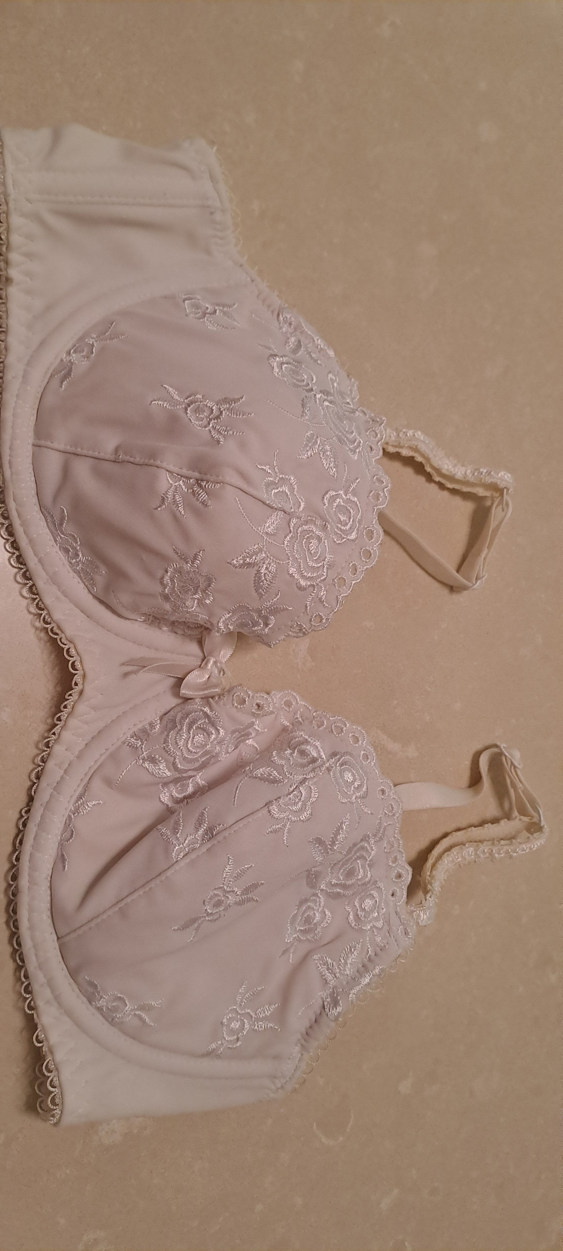 soutien gorge brodé