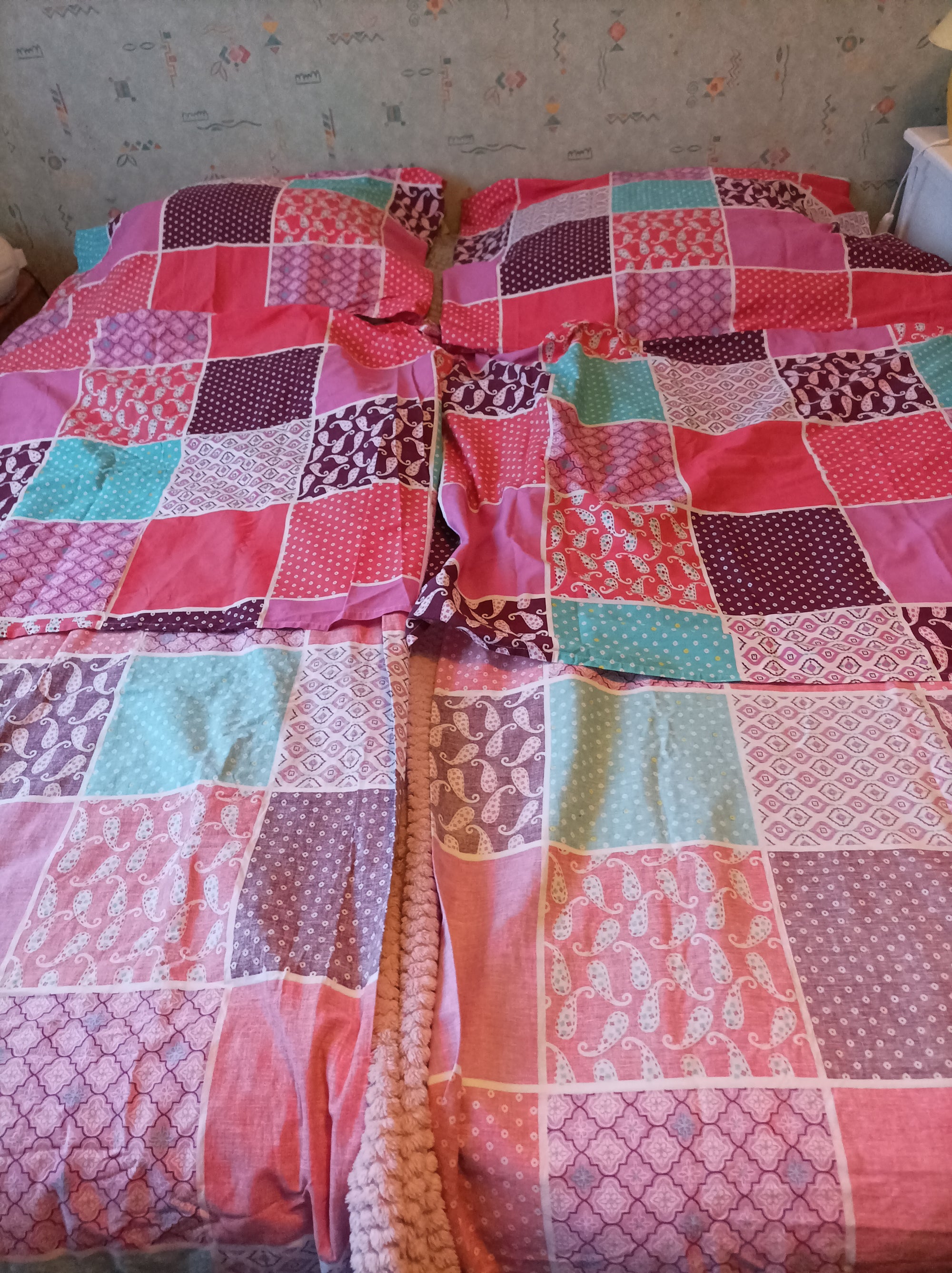 2 NIGHTBAGs une place