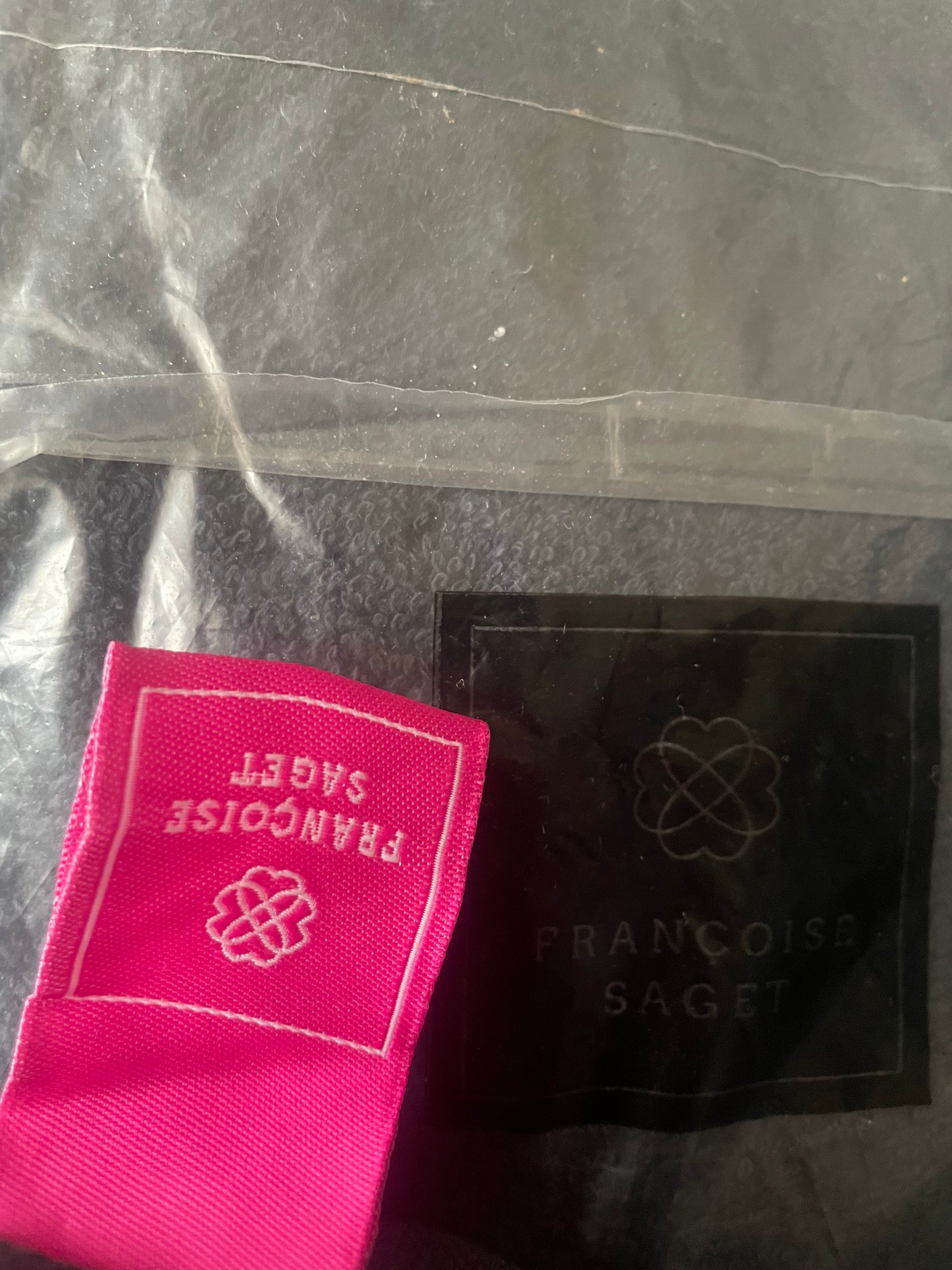 Serviettes chats noirs neuves .