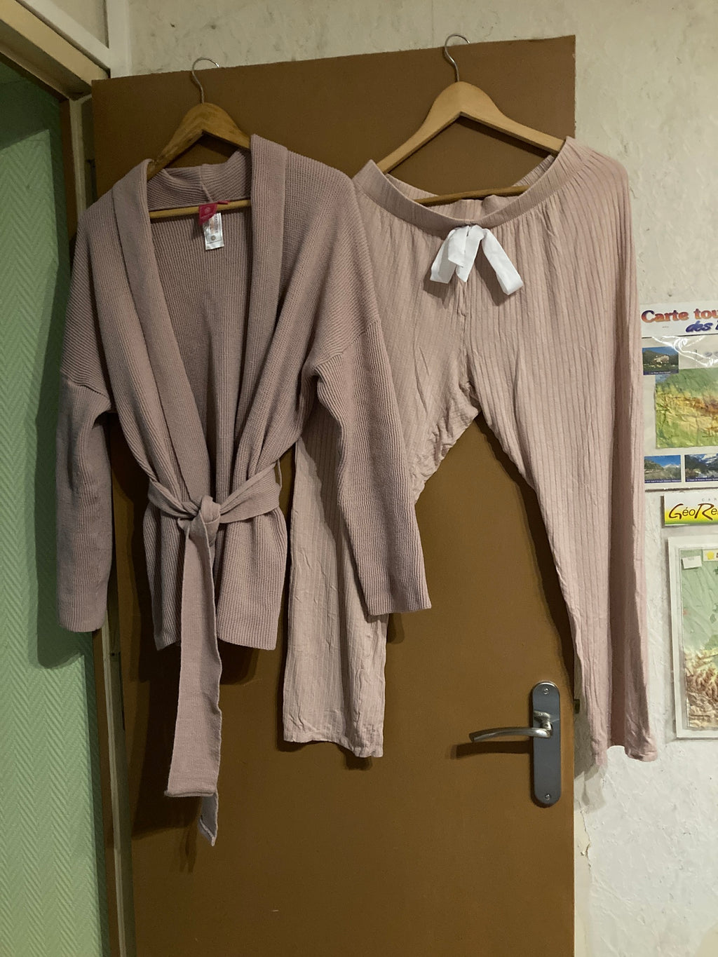 Ensemble Gilet tricot-pantalon fluide viscose  rose poudré