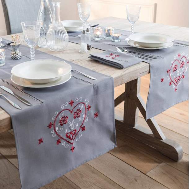 Chemin de table Au cœur des étoiles