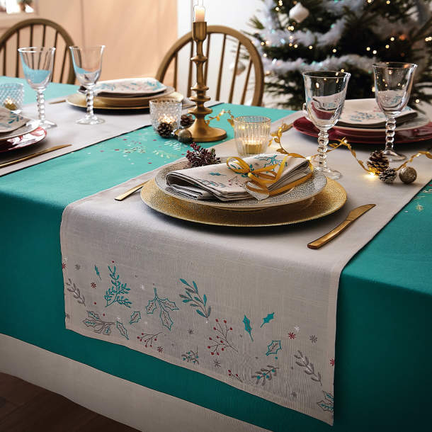 Chemin de table Baie et houx