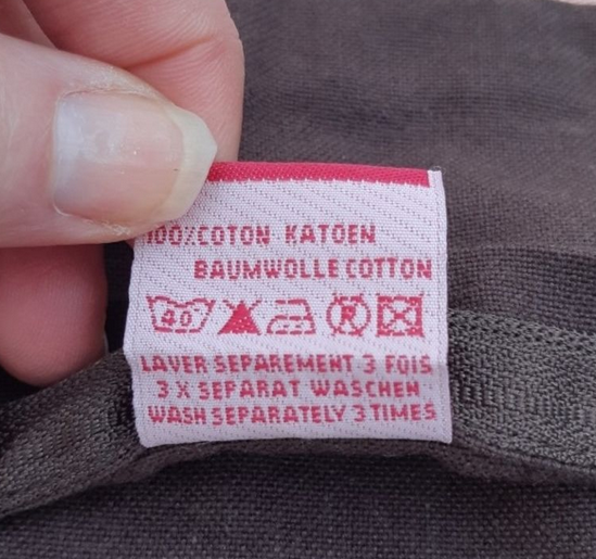 2 Housses de coussin avec ponpoms , motif léopard