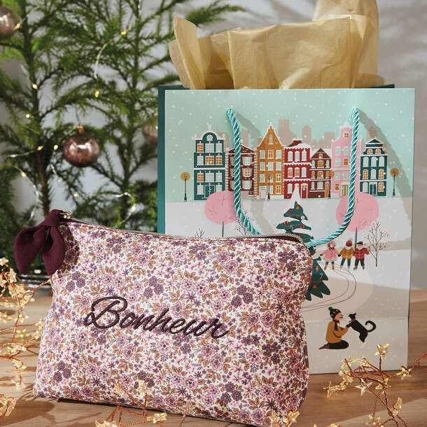 Pochette brodée + sac cadeau Les prêts à offrir